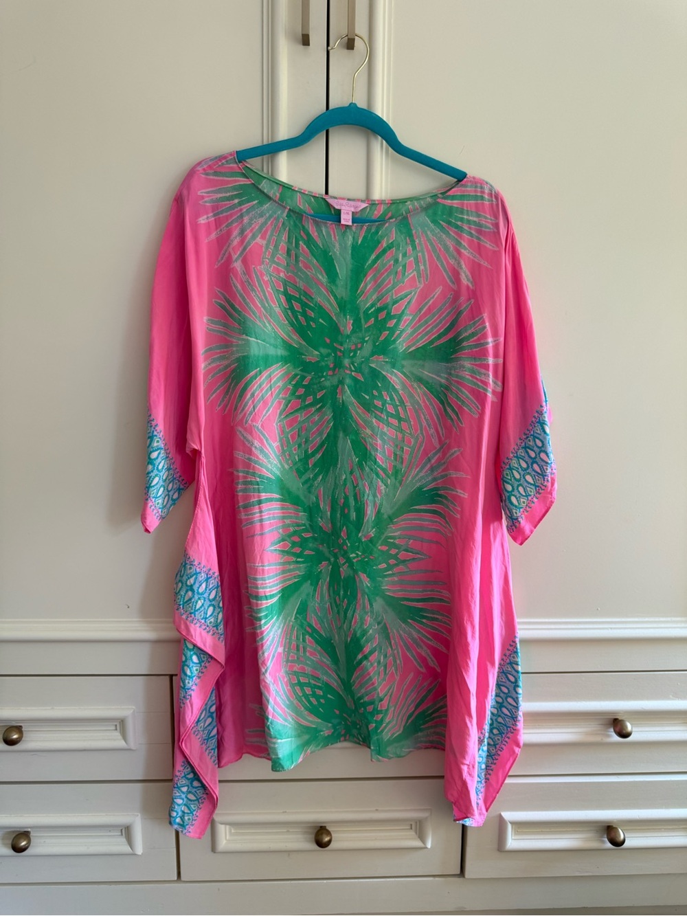 Lilly Pulitzer Julie Silk Caftan in size L with matching 2 piece beach bag - Picture 3 of 11